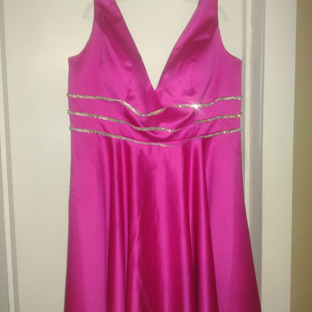 Elegant Pink Sleeveless Dress